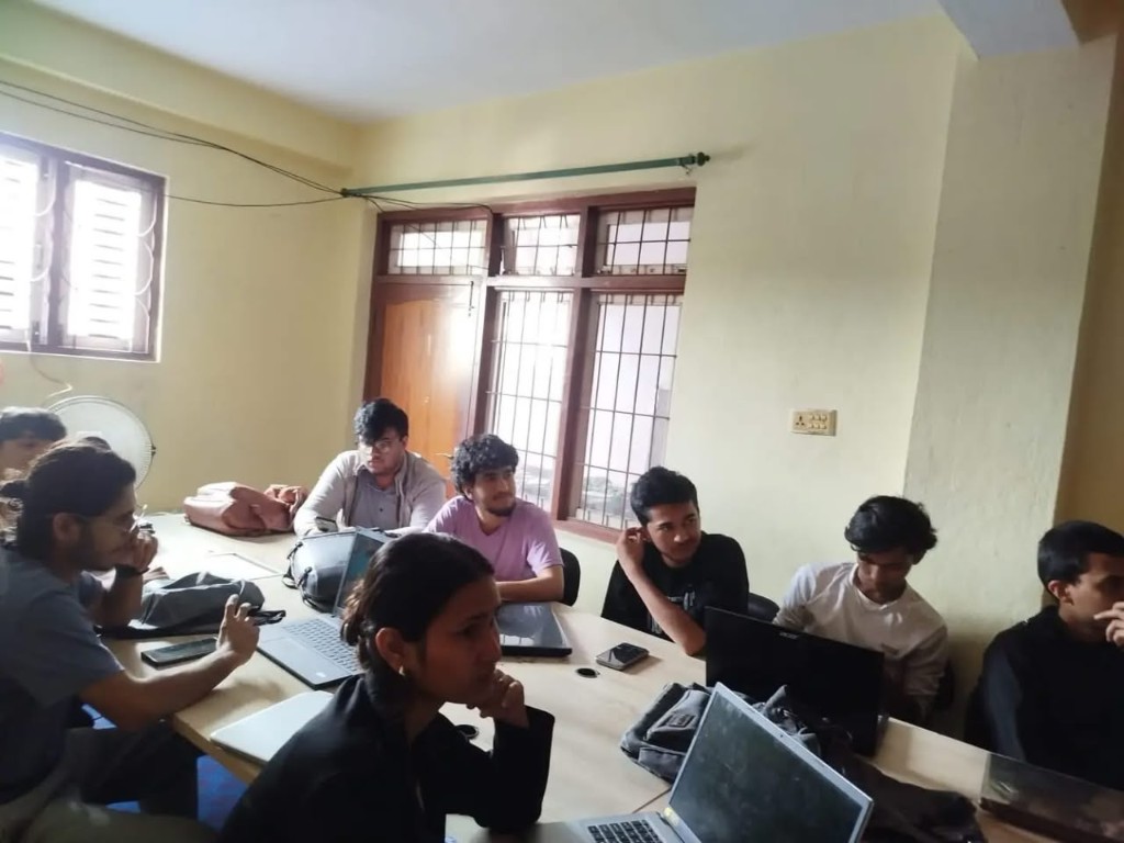 Students in a StudyPort CapCut class, learning video editing together