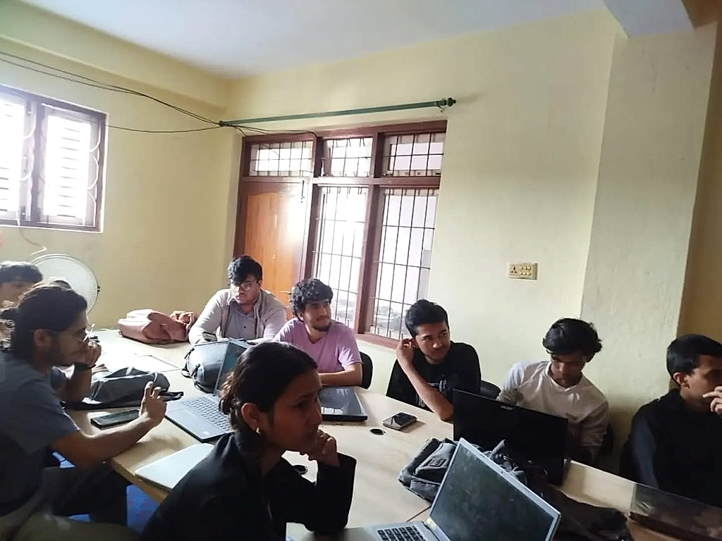 Students in a live CapCut editing class